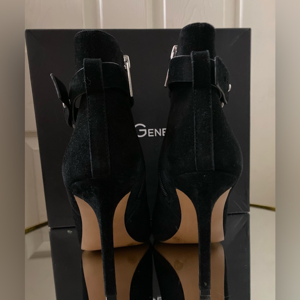 Good Condition Bcbgeneration| Open-Toe Booties| S… - image 3